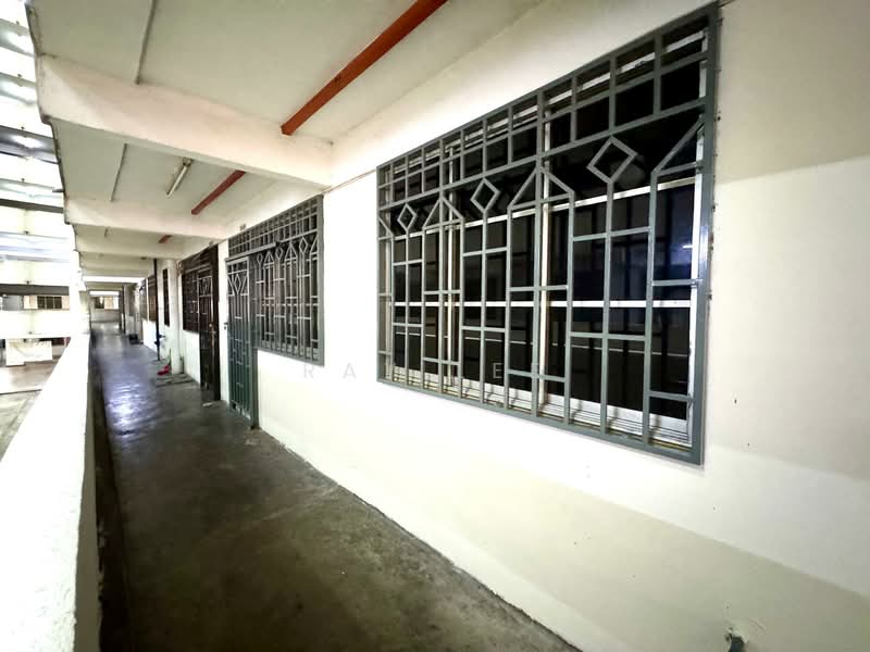 Pangsapuri untuk Dijual di Mentari Court - Ray Lee - Corridor - PropertyGuru.com.my