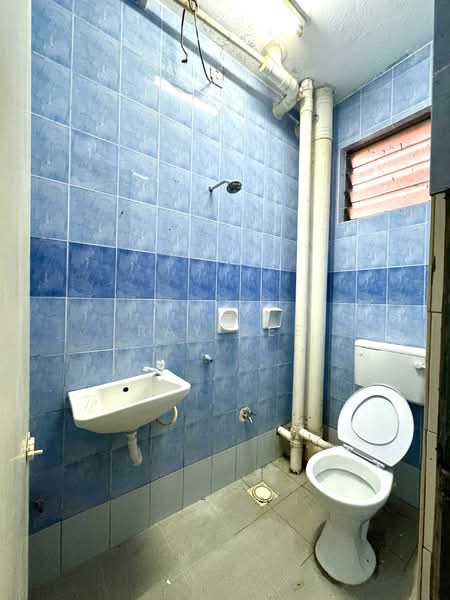Pangsapuri untuk Dijual di Mentari Court - Ray Lee - Bathroom - PropertyGuru.com.my