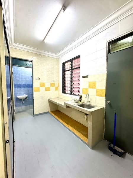 Pangsapuri untuk Dijual di Mentari Court - Ray Lee - Kitchen - PropertyGuru.com.my