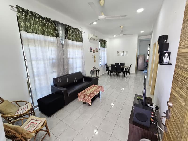 Rumah Teres 1 Tingkat untuk Dijual di Taman Bertam Perdana 3 (Kepala Batas) - Danial Zharif - Living Room - PropertyGuru.com.my