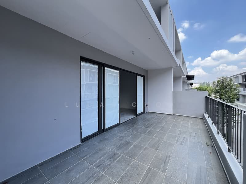 Rumah Teres 3 Tingkat untuk Dijual di Taman Melawati (Ulu Kelang) - Lucas Choo - Balcony - PropertyGuru.com.my