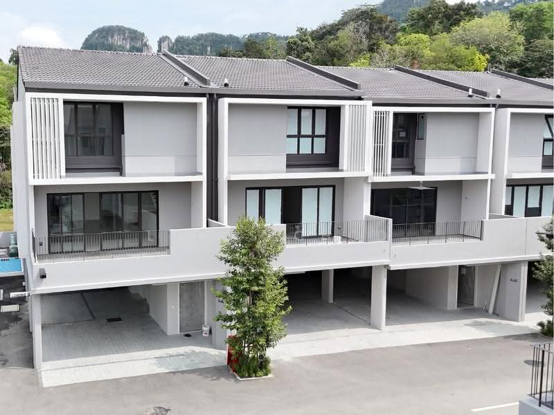 3-storey Terraced House for Sale in Taman Melawati (Ulu Kelang) - Lucas Choo - Exterior - PropertyGuru.com.my