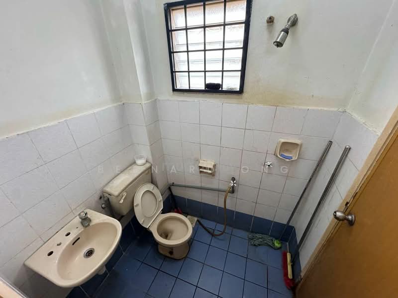 Rumah Teres 2 Tingkat untuk Dijual di Rawang (Selangor) - Bernard Ong - Bathroom - PropertyGuru.com.my