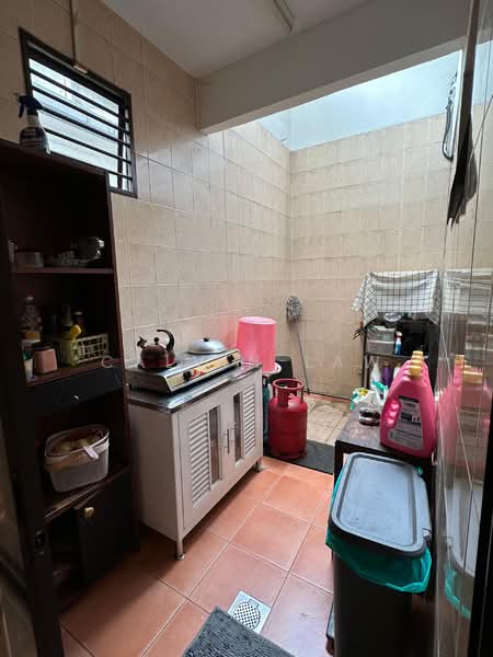 2-storey Terraced House for Sale in Bandar Utama (Selangor) - Calvin Law - Kitchen - PropertyGuru.com.my