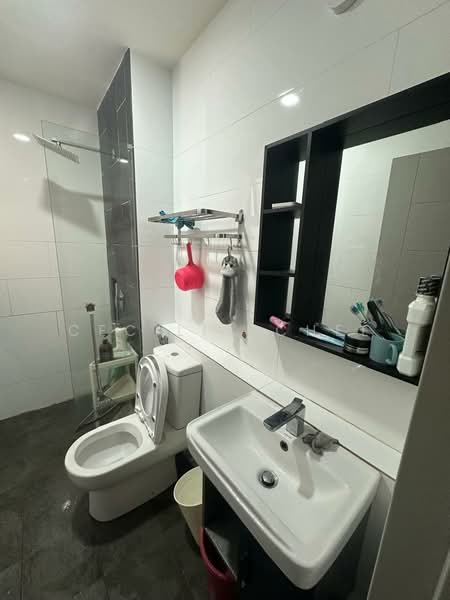 Servis Apartment untuk Disewa di Ten Kinrara - Cecilia Chee - Bathroom - PropertyGuru.com.my