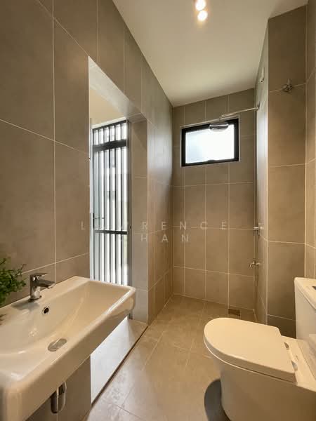 Cluster House for Sale in Alam Impian (Shah Alam) - Lawrence Chan - Bathroom - PropertyGuru.com.my