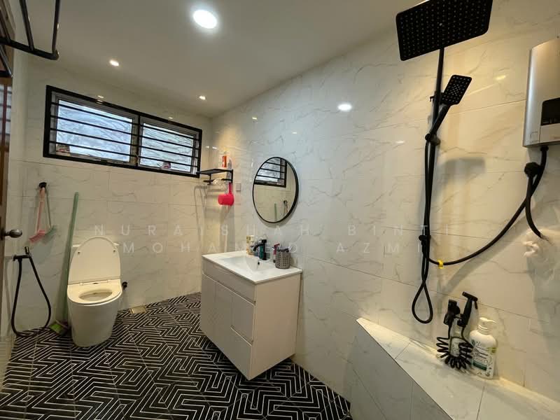 Rumah Banglo untuk Dijual di Bandar Baru Bangi (Selangor) - Nuraishah Binti Mohamed Azmi - Bathroom - PropertyGuru.com.my
