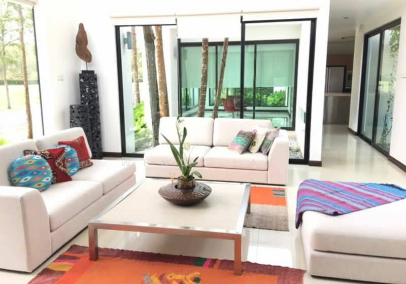 Bungalow for Sale in Leisure Farm (Gelang Patah) - Wendy Lai - Living Room - PropertyGuru.com.my