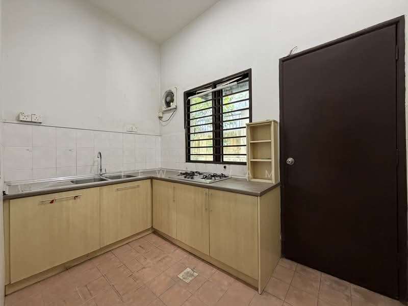 Semi-Detached House for Sale in Bandar Baru Sungai Long (Kajang) - Lewis Tam - Kitchen - PropertyGuru.com.my