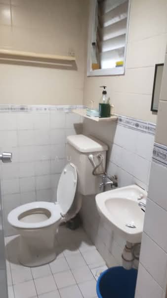 Kondominium untuk Dijual di Miharja Condominium - Paul Po - Bathroom - PropertyGuru.com.my