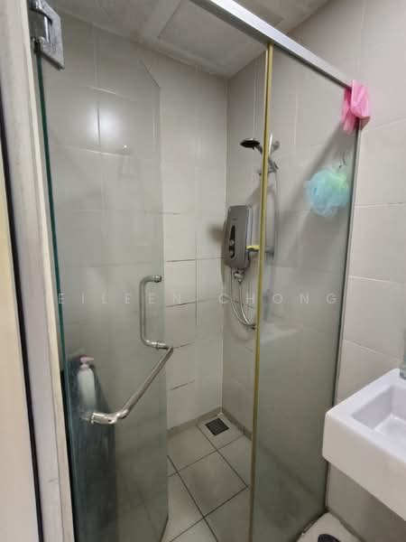 Servis Apartment untuk Disewa di Suria Jelutong - Eileen Chong - Bathroom - PropertyGuru.com.my