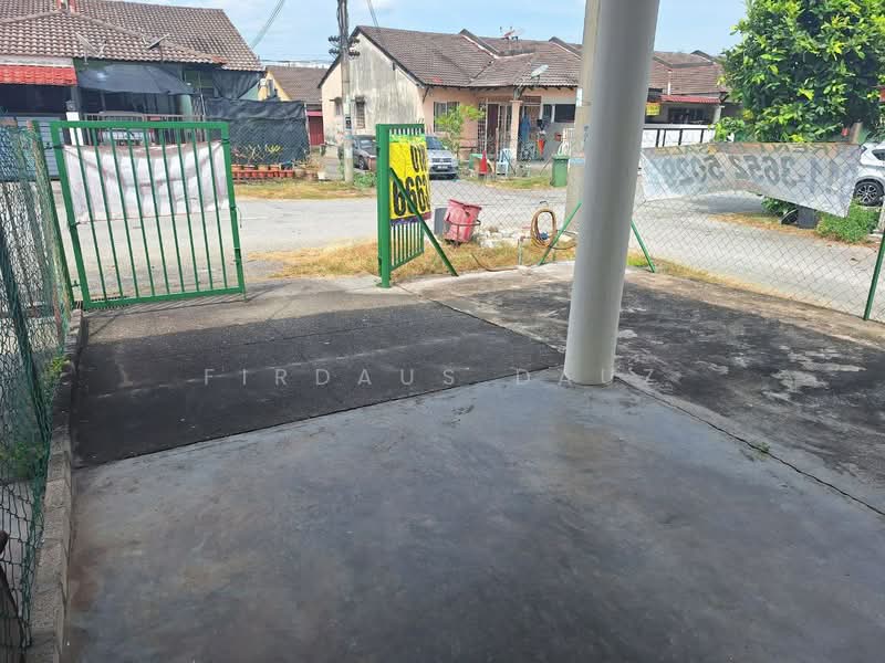 Single Storey End lot unit for sale - 3