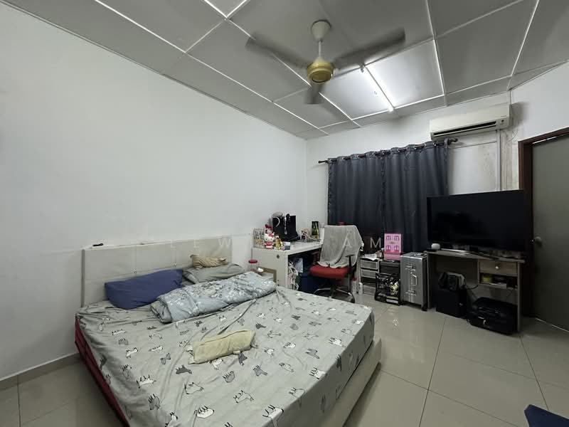 2-storey Terraced House for Sale in Taman Taming Jaya (Balakong) - Lewis Tam - Bedroom - PropertyGuru.com.my