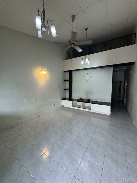1.5-storey Terraced House for Rent in Taman Puteri Wangsa (Ulu Tiram) - Stephen Tan - Living Room - PropertyGuru.com.my
