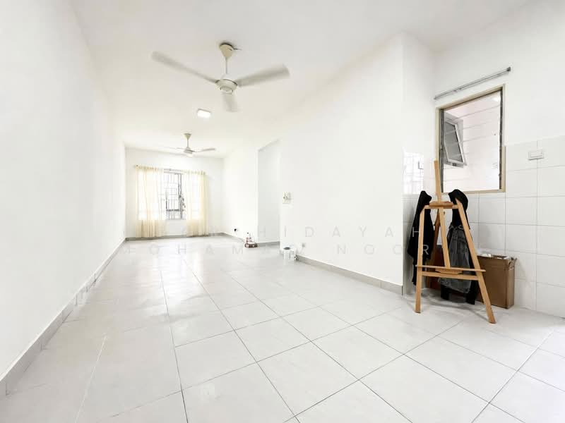 Apartment for Sale at Seri Intan Apartment - Noor Hidayah Mohamad Noor - Living Room - PropertyGuru.com.my