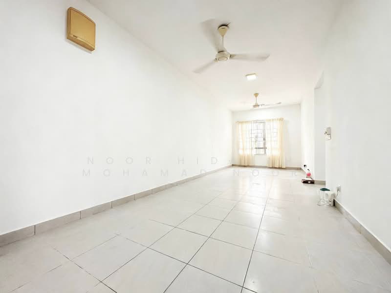 Apartment for Sale at Seri Intan Apartment - Noor Hidayah Mohamad Noor - Living Room - PropertyGuru.com.my
