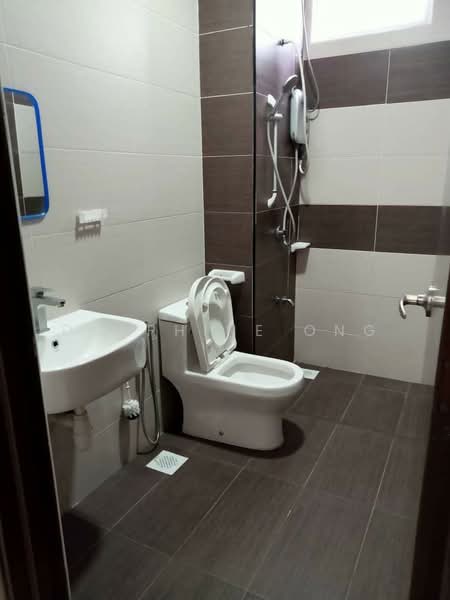 M Condominium @ Larkin - 2