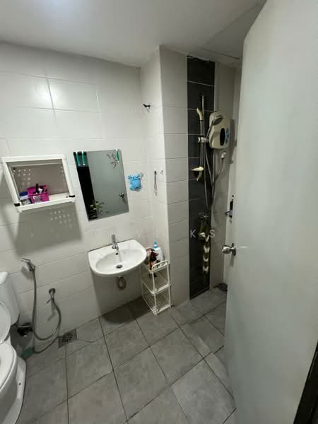 Service Residence for Sale at One South - Dave KS - Bathroom - PropertyGuru.com.my