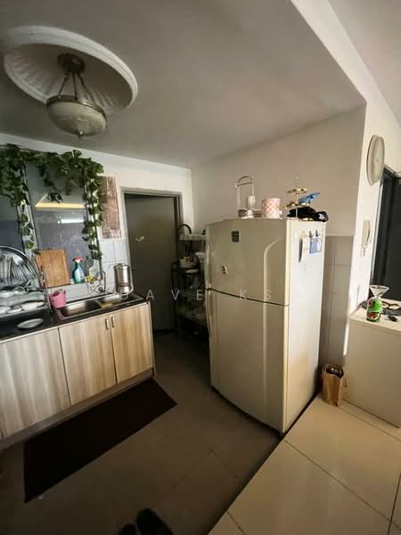Service Residence for Sale at One South - Dave KS - Kitchen - PropertyGuru.com.my