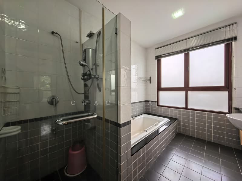 Kondominium untuk Disewa di Surian Condominium - Grace Tan - Bathroom - PropertyGuru.com.my