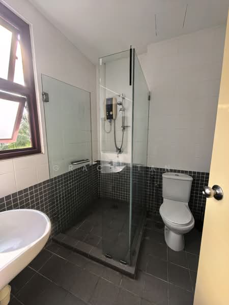 Kondominium untuk Disewa di Surian Condominium - Grace Tan - Bathroom - PropertyGuru.com.my