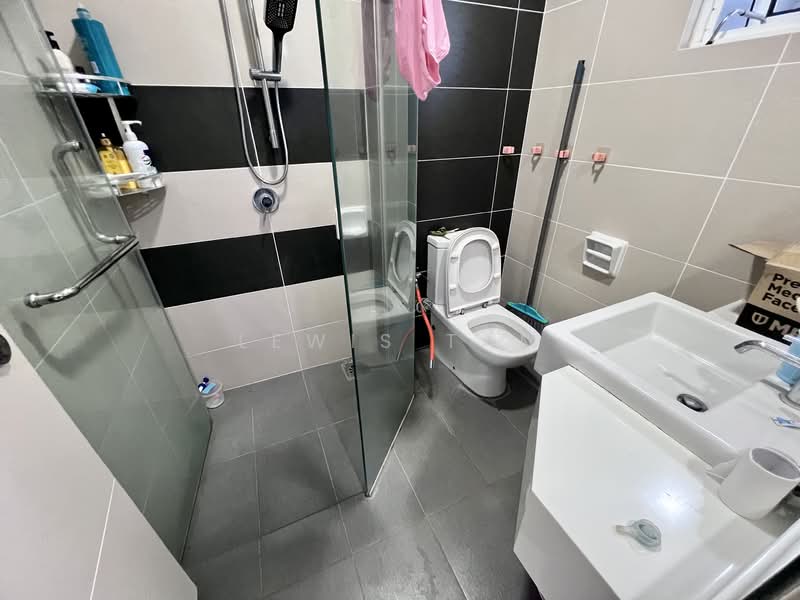 Semi-Detached House for Sale in Bandar Mahkota Cheras (Cheras) - Lewis Tam - Bathroom - PropertyGuru.com.my