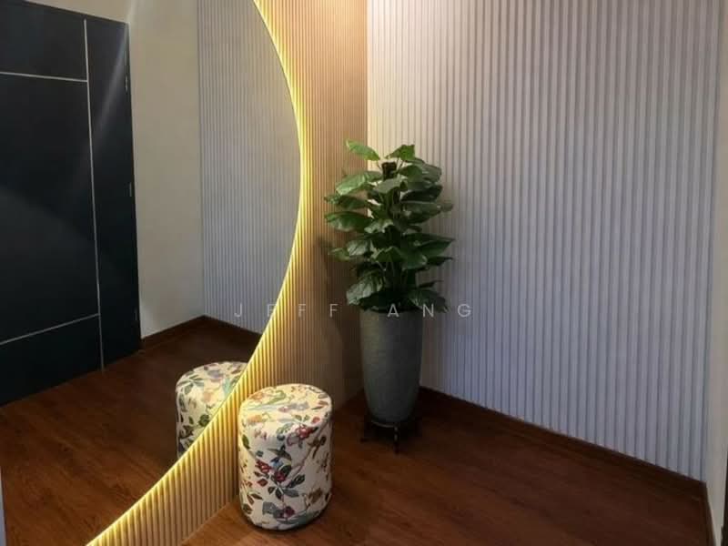 Rumah Teres 2 Tingkat untuk Dijual di Setia Tropika (Johor Bahru) - Jeff Ang - Entrance - PropertyGuru.com.my