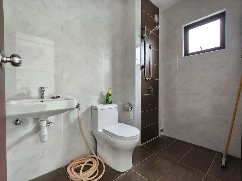 Bungalow for Sale in Bertam (Kepala Batas) - Sarah . - Bathroom - PropertyGuru.com.my