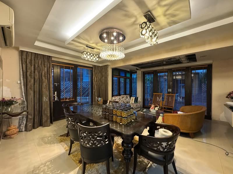 Bungalow House untuk Dijual di Kota Emerald (Rawang) - Nazrin Hakimin - Dining Room - PropertyGuru.com.my