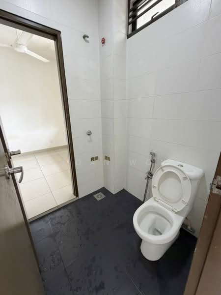 Rumah Teres 2 Tingkat untuk Dijual di Taman Pelangi Indah (Ulu Tiram) - Jordan Wong - Bathroom - PropertyGuru.com.my