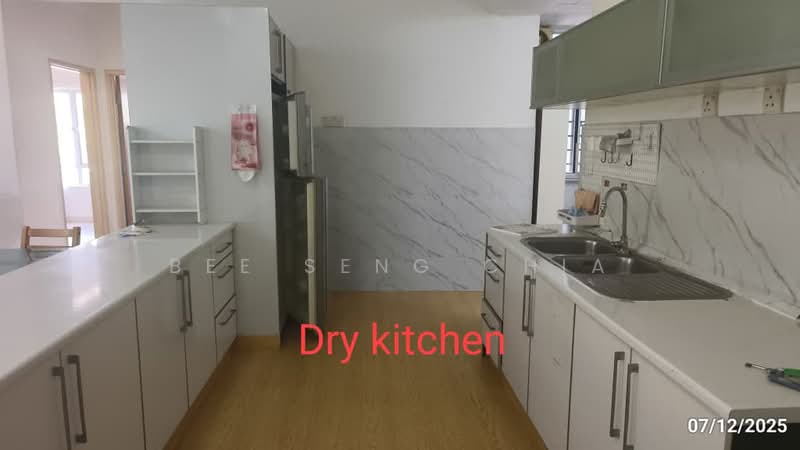 Kondominium untuk Dijual di Lakes Condominiums / Pangsapuri Tasik - Bee Seng Chia - Kitchen - PropertyGuru.com.my