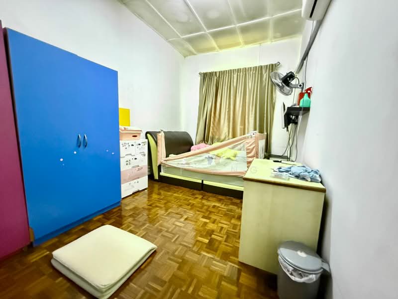 2-storey Terraced House for Sale in Taman Ungku Tun Aminah (Skudai) - Jeff Ang - Bedroom - PropertyGuru.com.my