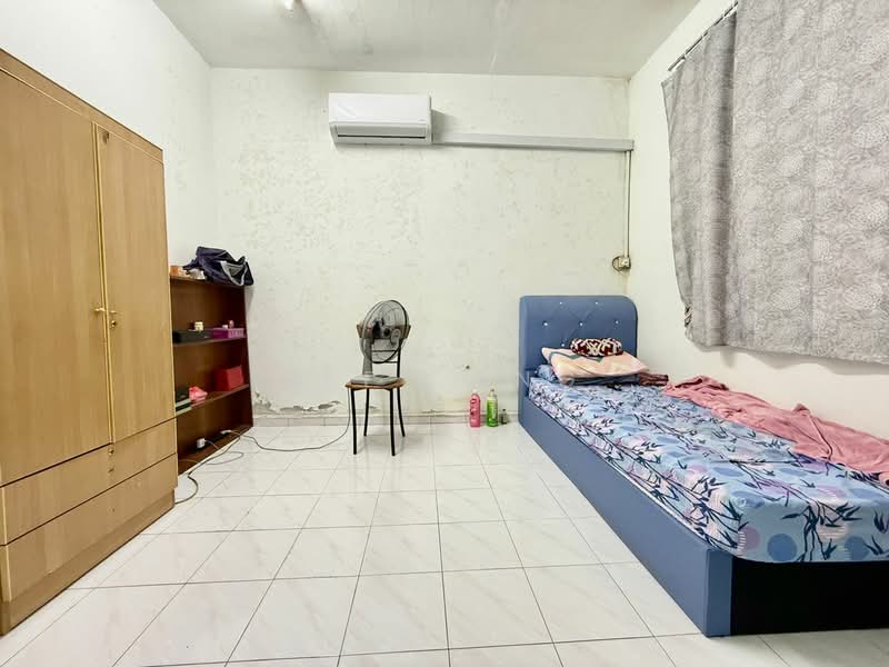 2-storey Terraced House for Sale in Taman Ungku Tun Aminah (Skudai) - Jeff Ang - Bedroom - PropertyGuru.com.my