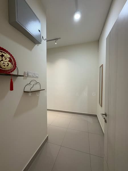 Kondominium untuk Disewa di Sg Long Residence - Ruby Wang - Corridor - PropertyGuru.com.my