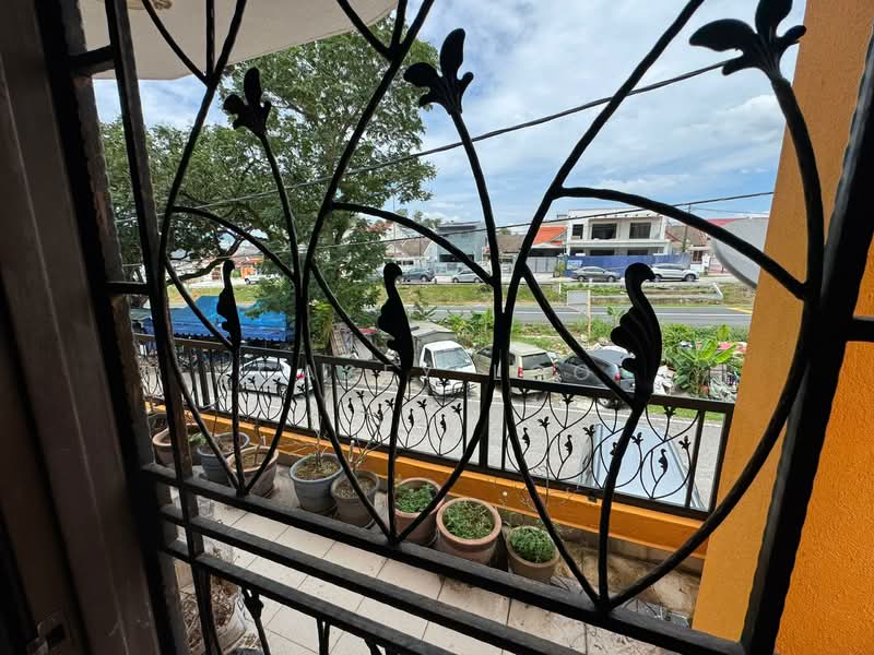 Rumah Teres 2 Tingkat untuk Dijual di Taman Usaha Jaya (Kepong) - Casey Loo - Balcony - PropertyGuru.com.my