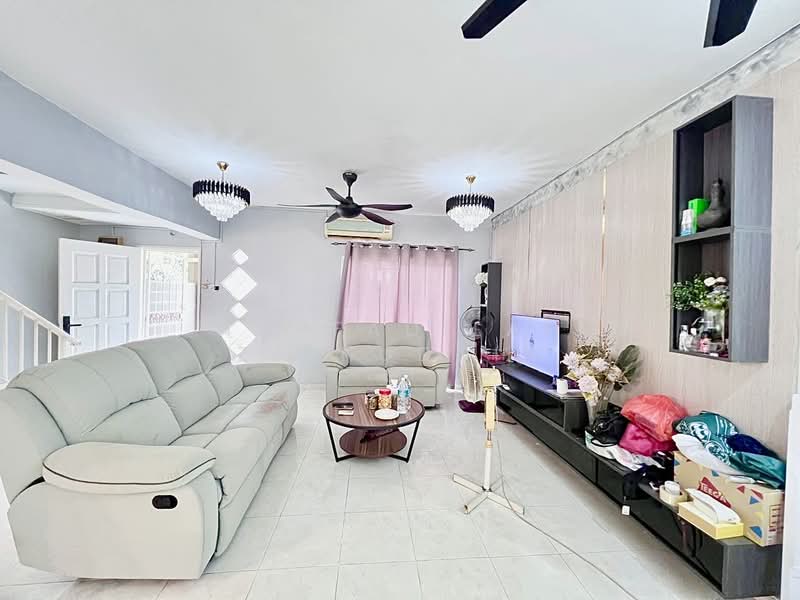 Rumah Teres untuk Dijual di Sungai Buloh (Selangor) - NORFADILAH ZAINUDDIN - Living Room - PropertyGuru.com.my