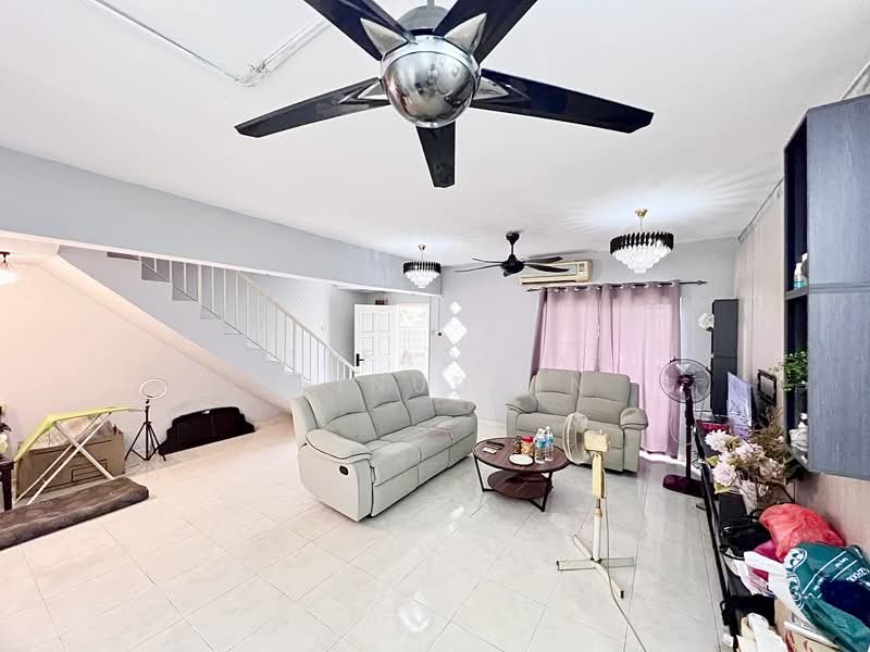 Rumah Teres untuk Dijual di Sungai Buloh (Selangor) - NORFADILAH ZAINUDDIN - Living Room - PropertyGuru.com.my