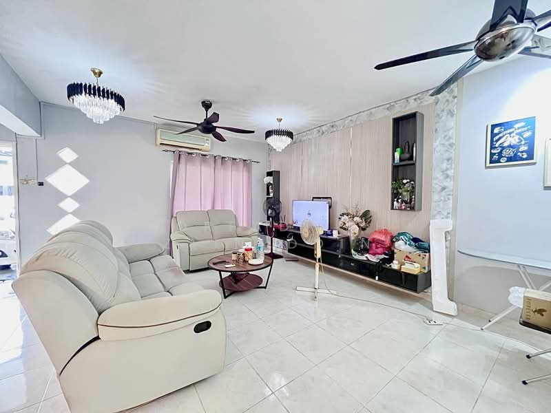 Rumah Teres untuk Dijual di Sungai Buloh (Selangor) - NORFADILAH ZAINUDDIN - Living Room - PropertyGuru.com.my