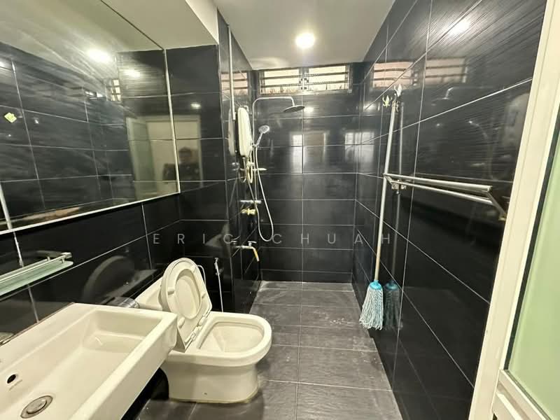 Apartment for Rent at Indah Court Apartment - Eric Chuah - Bathroom - PropertyGuru.com.my