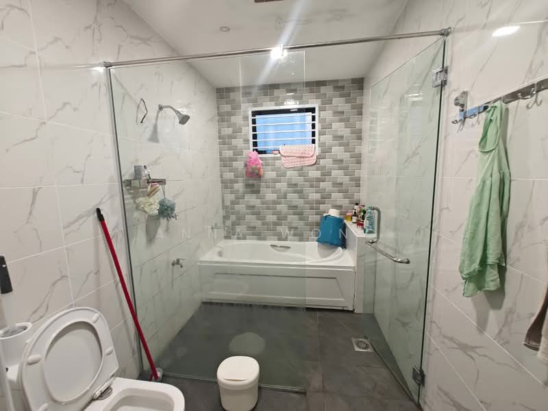 2-storey Terraced House for Sale in Masai (Johor) - Anna Wong - Bathroom - PropertyGuru.com.my
