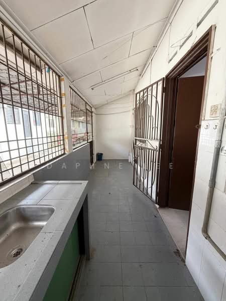 Rumah Teres 1 Tingkat untuk Dijual di Taman Johor Jaya (Johor Bahru) - Daphne Lee - Balcony - PropertyGuru.com.my