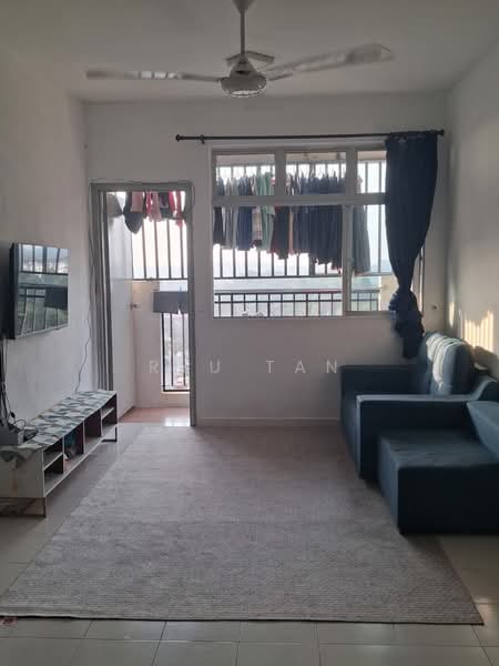 Pangsapuri untuk Disewa di Villa Krystal @ Bandar Selesa Jaya - Ryu Tan - Living Room - PropertyGuru.com.my