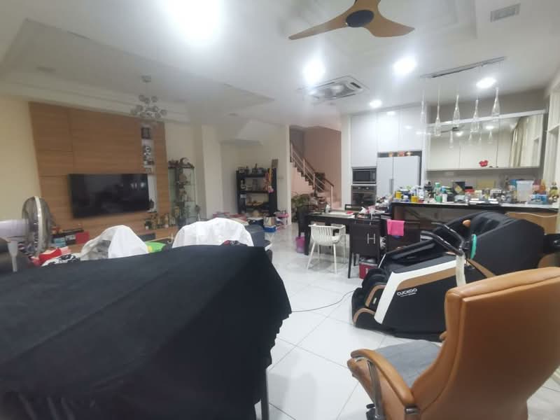 Cluster House for Rent in Taman Mount Austin (Tebrau) - Jessy Koh - Living Room - PropertyGuru.com.my