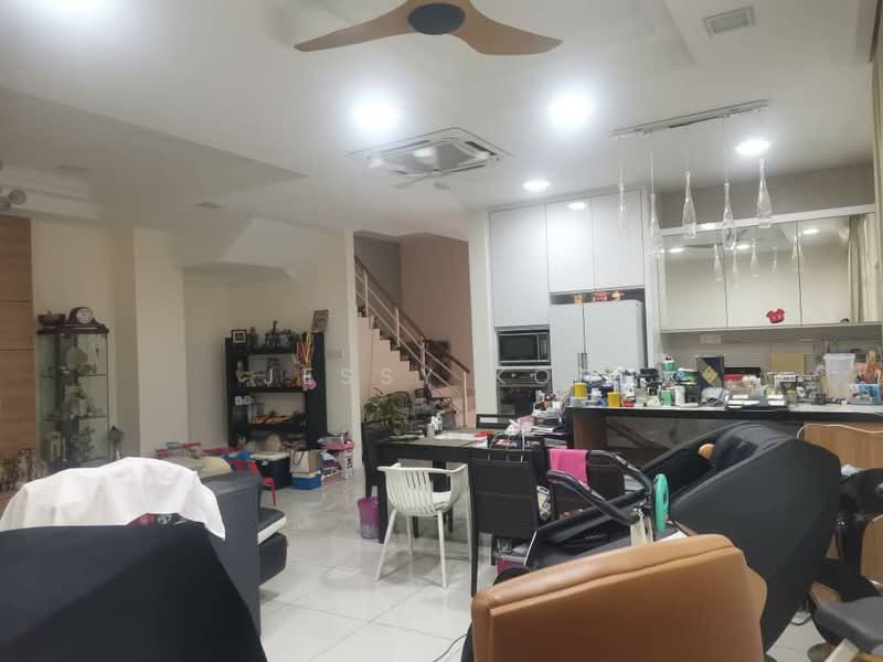 Cluster House for Rent in Taman Mount Austin (Tebrau) - Jessy Koh - Living Room - PropertyGuru.com.my