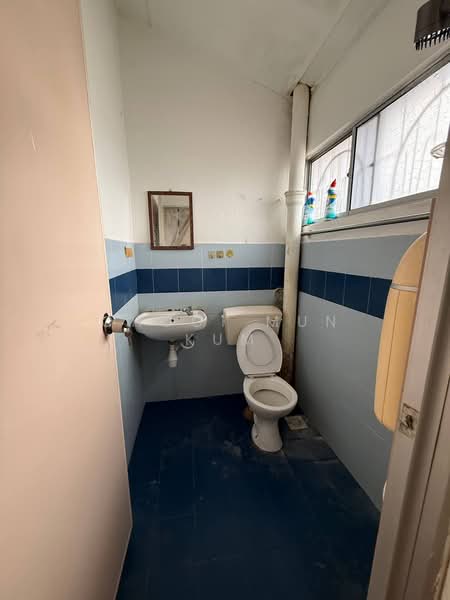 Rumah Teres 2 Tingkat untuk Disewa di Taman Sri Rampai (Wangsa Maju) - Chooi Mun Kum - Bathroom - PropertyGuru.com.my
