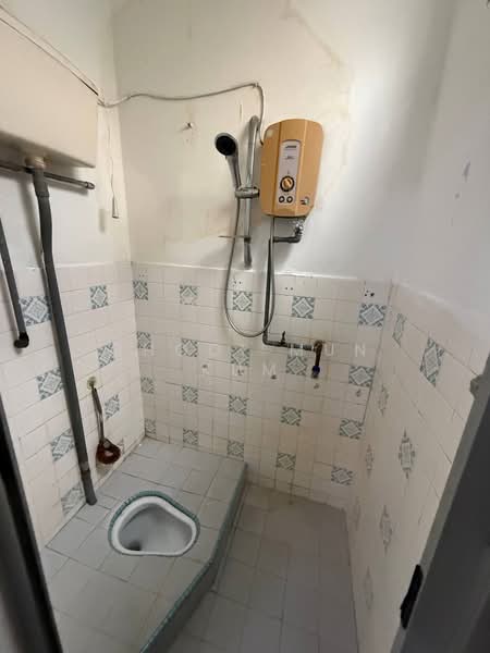 Rumah Teres 2 Tingkat untuk Disewa di Taman Sri Rampai (Wangsa Maju) - Chooi Mun Kum - Bathroom - PropertyGuru.com.my