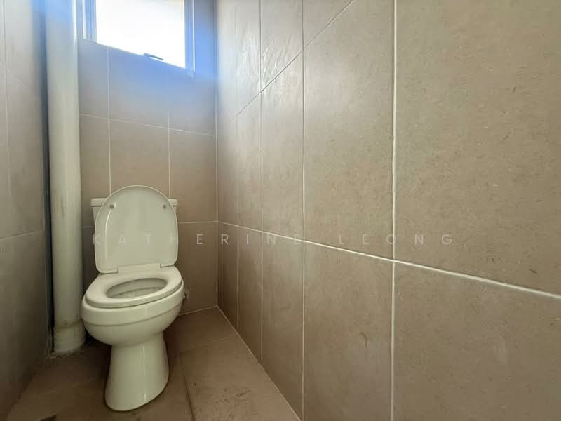 Kedai untuk Dijual di Bukit Beruntung (Selangor) - Katherine Leong - Bathroom - PropertyGuru.com.my