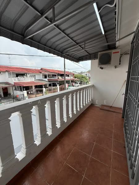 Terraced House for Rent in Taman Johor Jaya (Johor Bahru) - Daphne Lee - Balcony - PropertyGuru.com.my