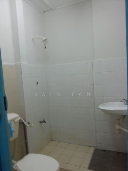 Rumah Teres 2 Tingkat untuk Disewa di Sri Petaling (Kuala Lumpur) - Rain Tan - Bathroom - PropertyGuru.com.my