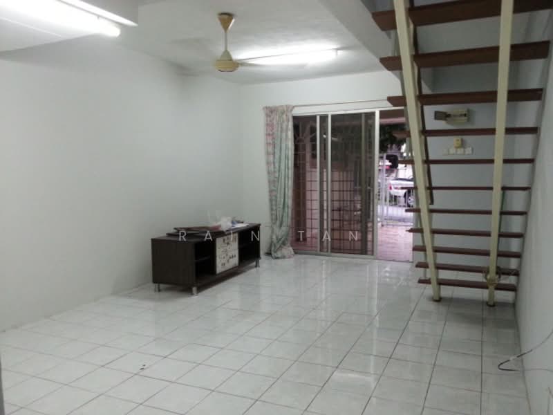 Rumah Teres 2 Tingkat untuk Disewa di Sri Petaling (Kuala Lumpur) - Rain Tan - Living Room - PropertyGuru.com.my